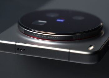 Vivo рассматривает три варианта перископ-камер для X500 Ultra