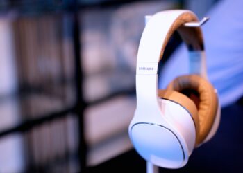Galaxy H1: Samsung готовит ответ на AirPods Max 2 и Sony WH-1000XM6