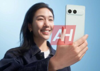 Sony Xperia 10 VIII впервые на пресс-фото