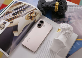 ВИДЕО: обзор Vivo V70 Lite – доступный бюджетник с громким стерео и без ИИ
