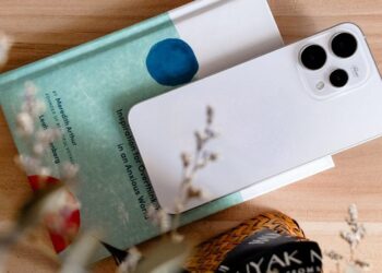 Выгодная цена за OPPO Reno 15 по скидке часа на AliExpress