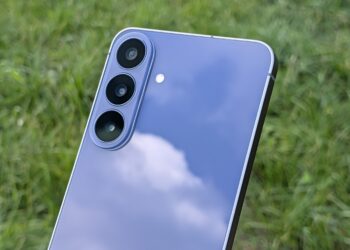 Обзор Samsung Galaxy S26 FE: отличный дисплей, достойные камеры и 4900 мАч