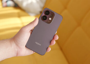 ВИДЕО: обзор OPPO Reno 16 – компакт-искуситель фанатов iPhone