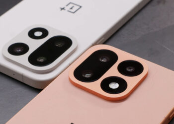 ВИДЕО: батл камер OnePlus 16 против OnePlus 15 – кто кого?